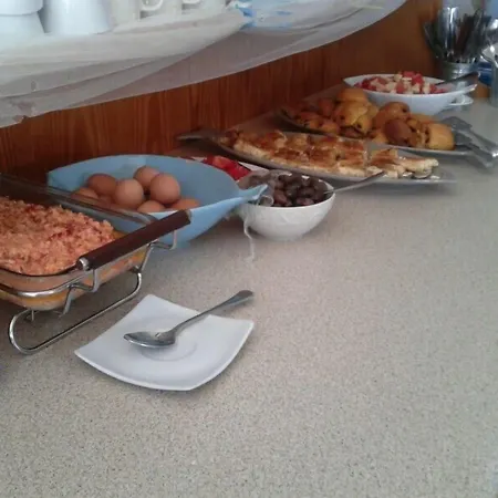 Apart Otel Eleana 4*