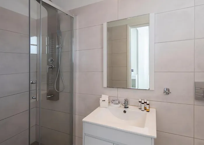 Apart Otel Eleana 4*