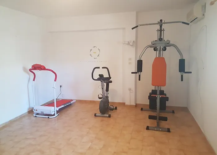 Apart Otel Eleana 4*